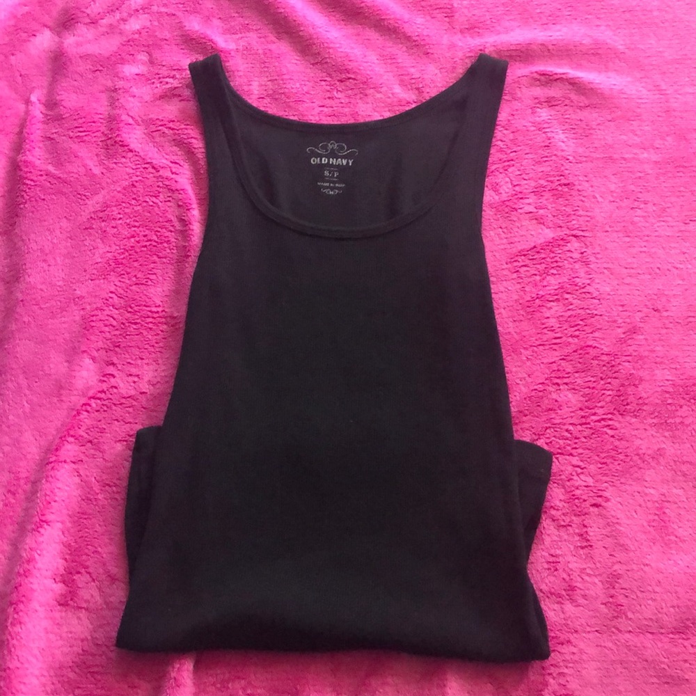 black stretchy. form fitting. tank top.
